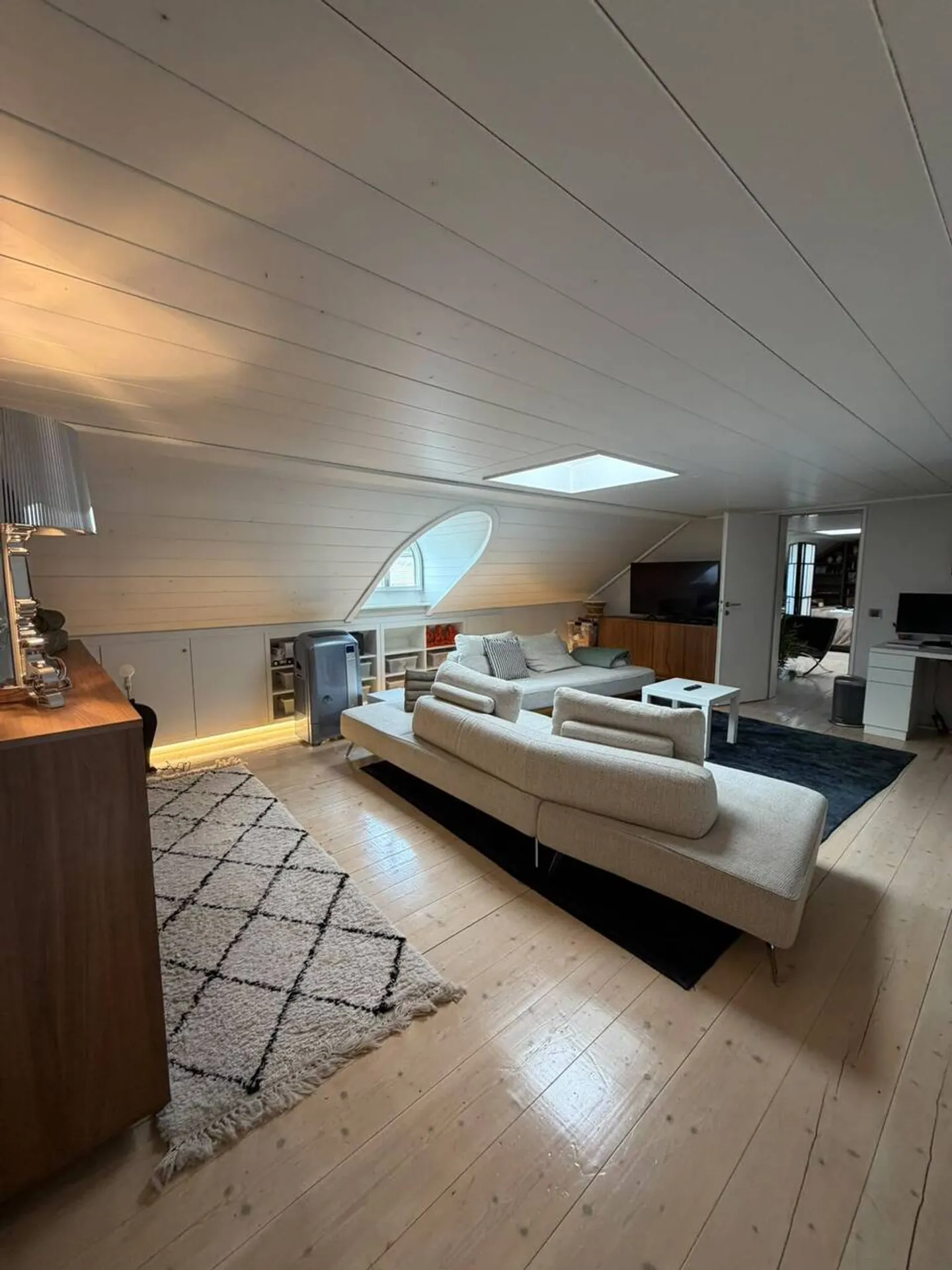 Luxury Duplex Penthouse in 4 Fontaines - Photo 13 of 19