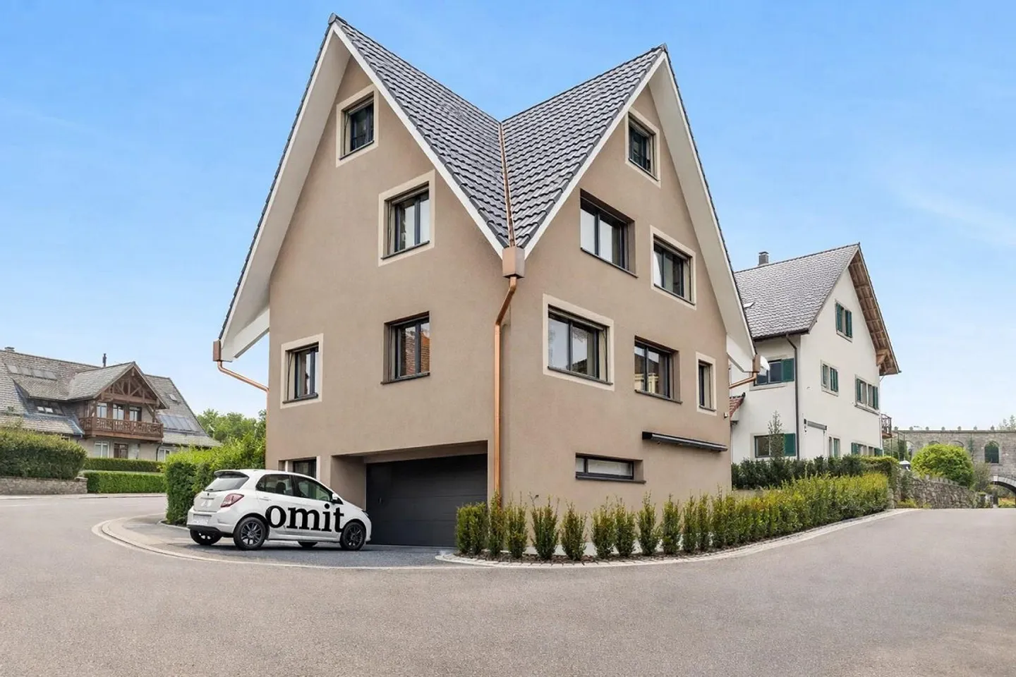 Geräumiges Architektenhaus in Birmensdorf - Foto 1 von 13