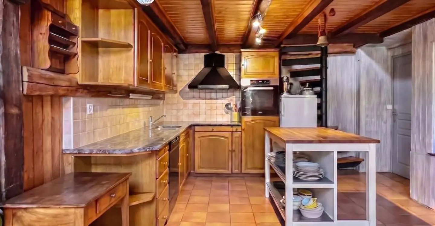 Casa in vendita nella Vallée de Joux di 6,5 locali - 230 m², con appartamento di 2 locali e grande giardino - Foto 3 di 13