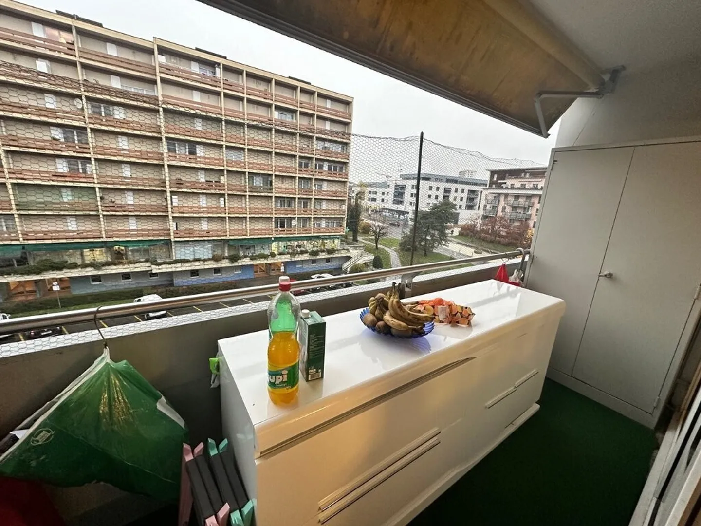 Spazioso appartamento di 3 stanze al 4° piano con balcone - Foto 5 di 5