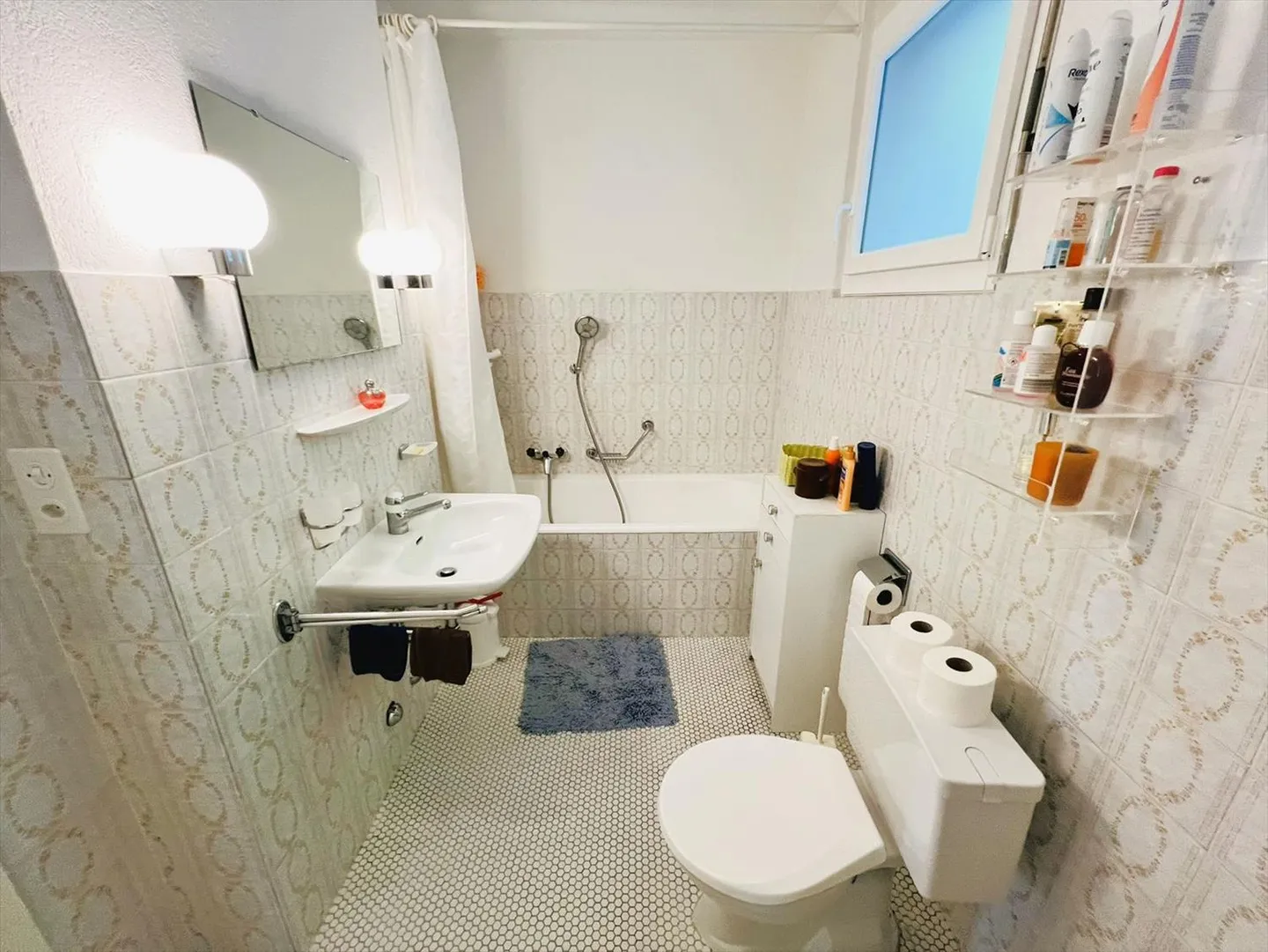 ZUR SAISON: Wunderschöne 3,5 Zimmer renoviert - Geräumig & hell - Wunderschöner Blick - Bi - Foto 12 von 16