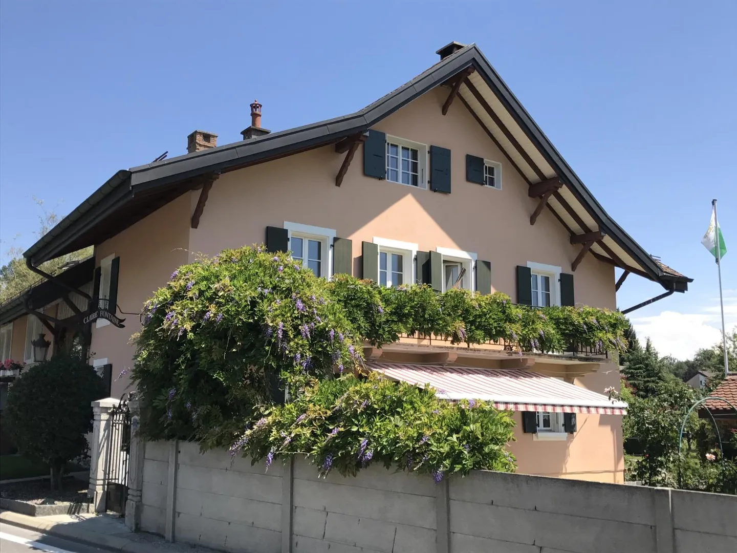 Apartment with 5.5 rooms in the attic with a lot of charm, 1st floor, approx. 129 m2 - Photo 1 of 7