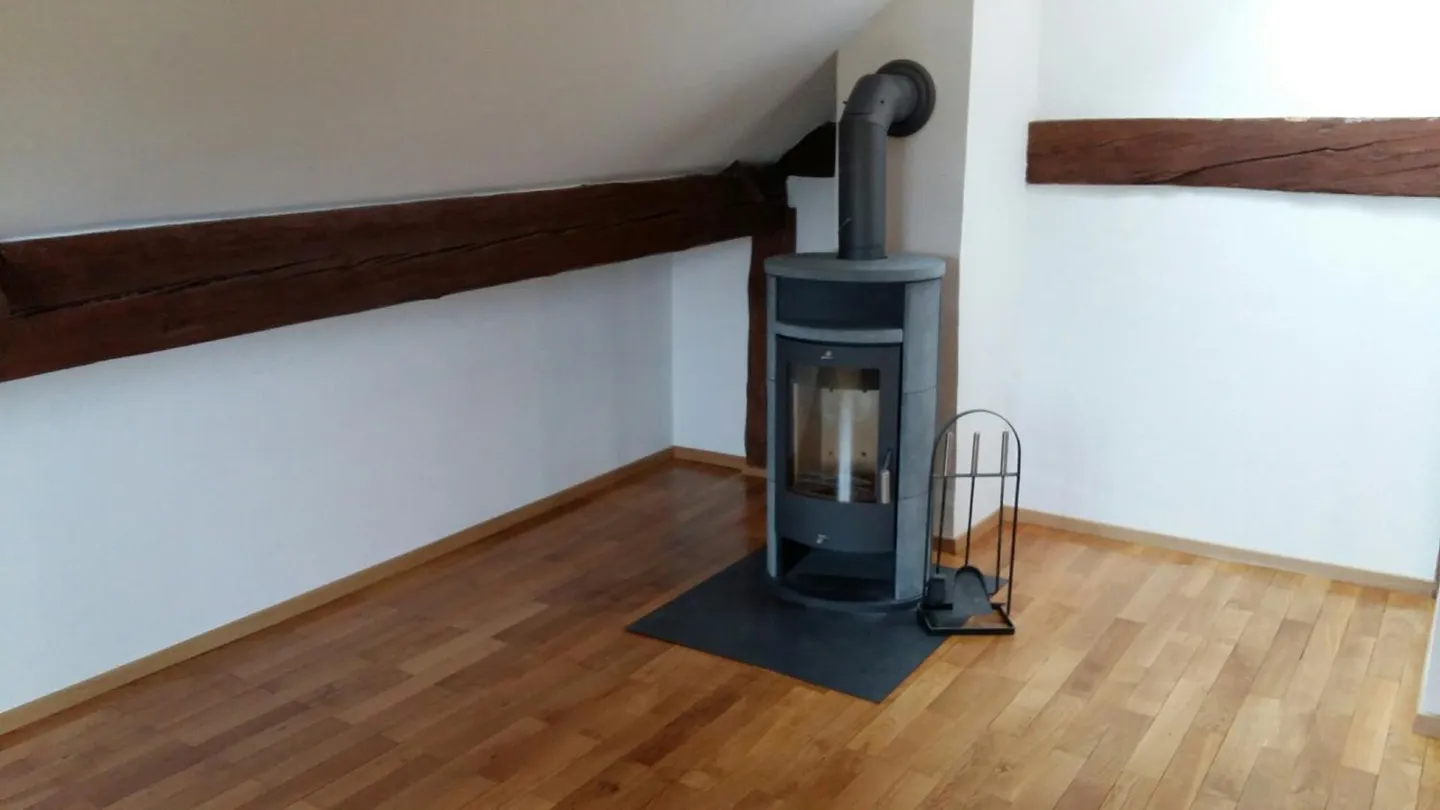 Apartment with 5.5 rooms in the attic with a lot of charm, 1st floor, approx. 129 m2 - Photo 3 of 7