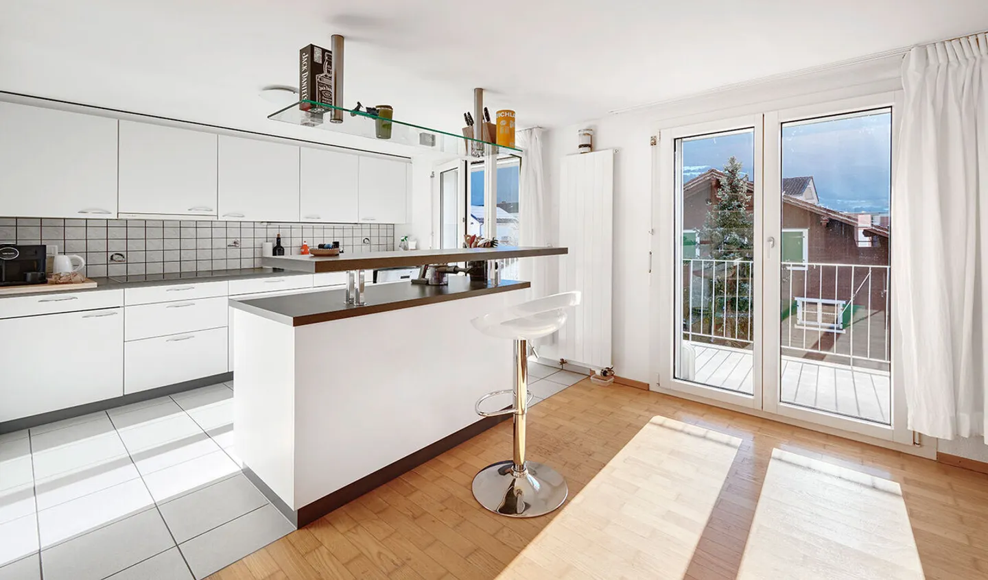 Casa multifamiliare ben tenuta in una zona residenziale tranquilla - Foto 4 di 7