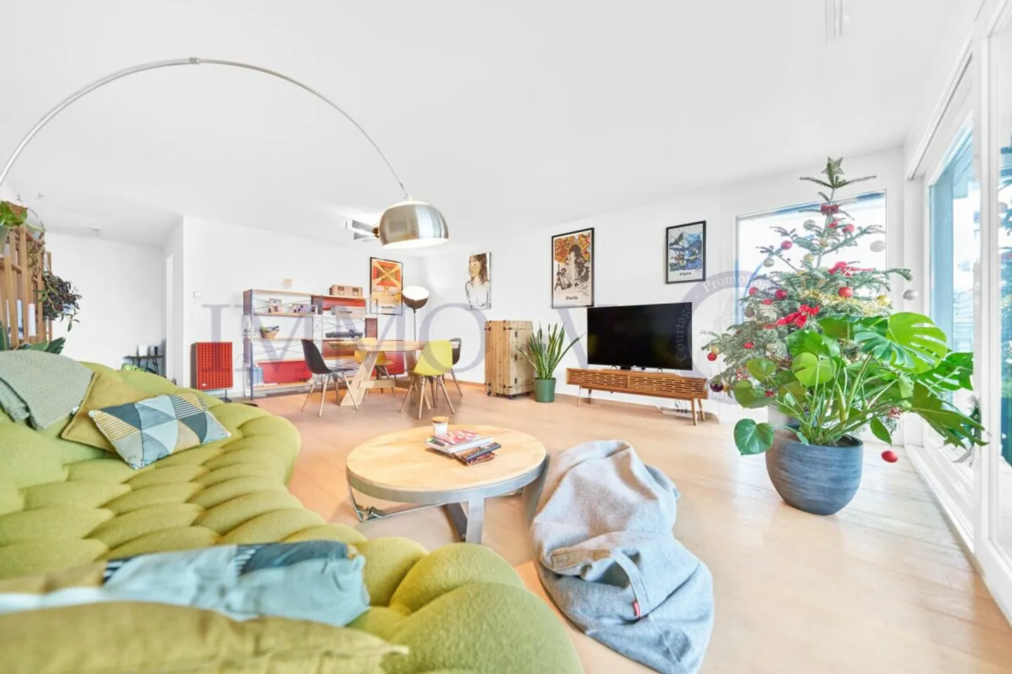 Geräumige Wohnung mit hohem Standard, Balkon + Terrasse und Seeblick - Foto 1 von 10