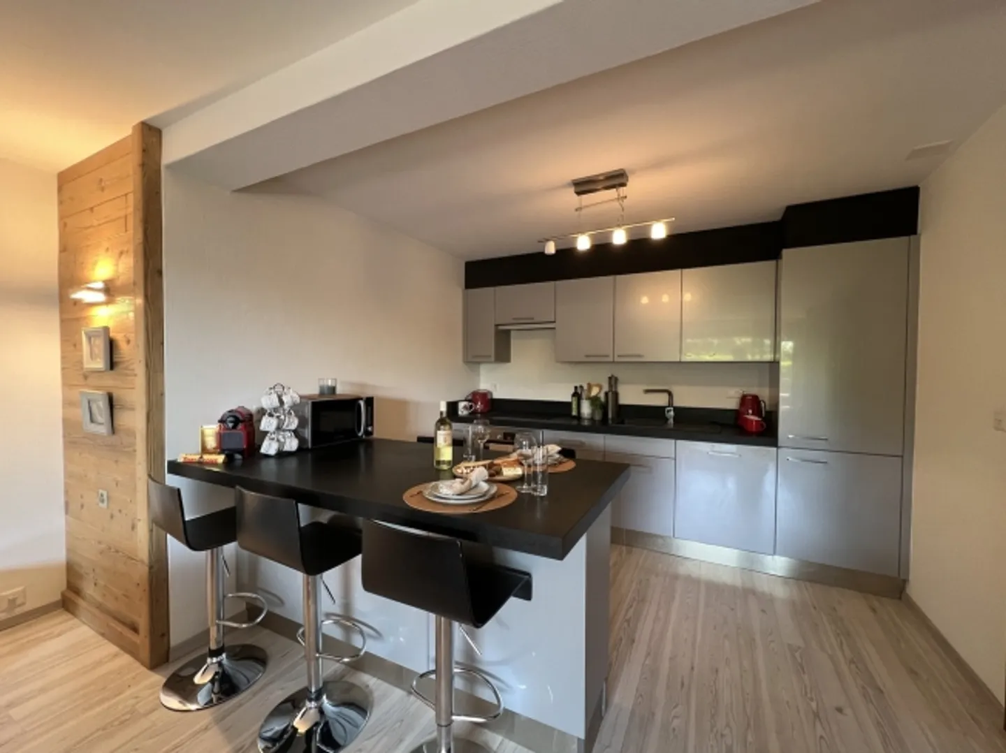 WINTERSAISON SCHÖNE 2,5 ZIMMER ERDGESCHOSS WOHNUNG - Foto 11 von 14