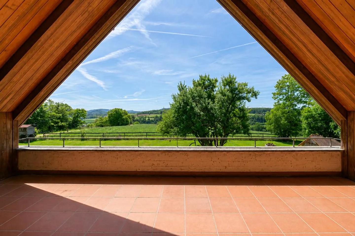 Vivre dans le vert : Maison trifamiliale avec potentiel - Photo 6 sur 13