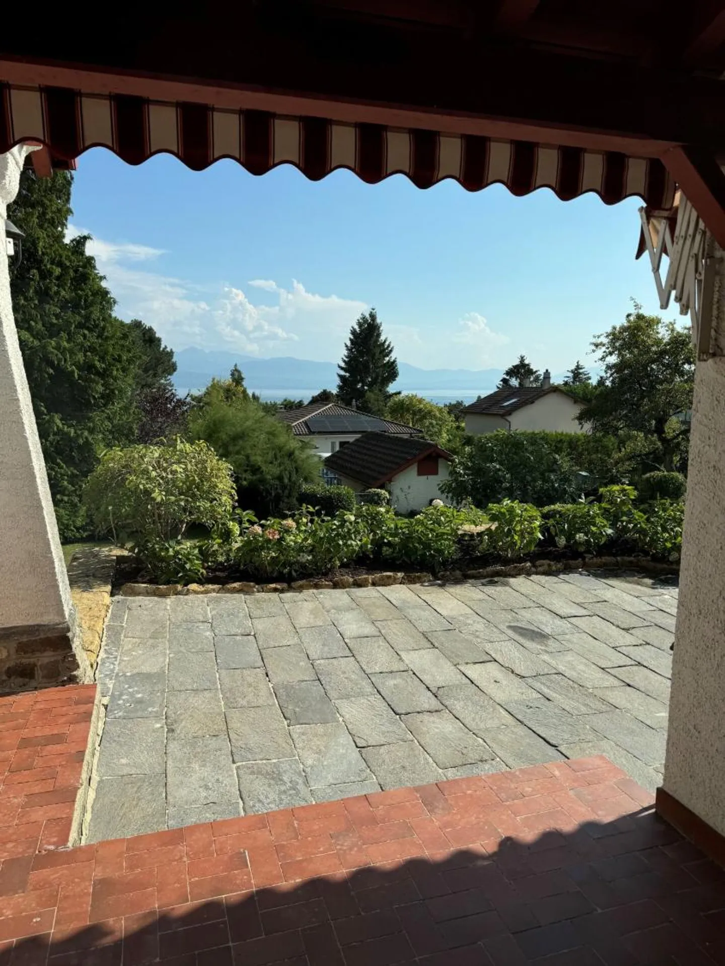 Charmante Villa mit Seeblick - Foto 9 von 13