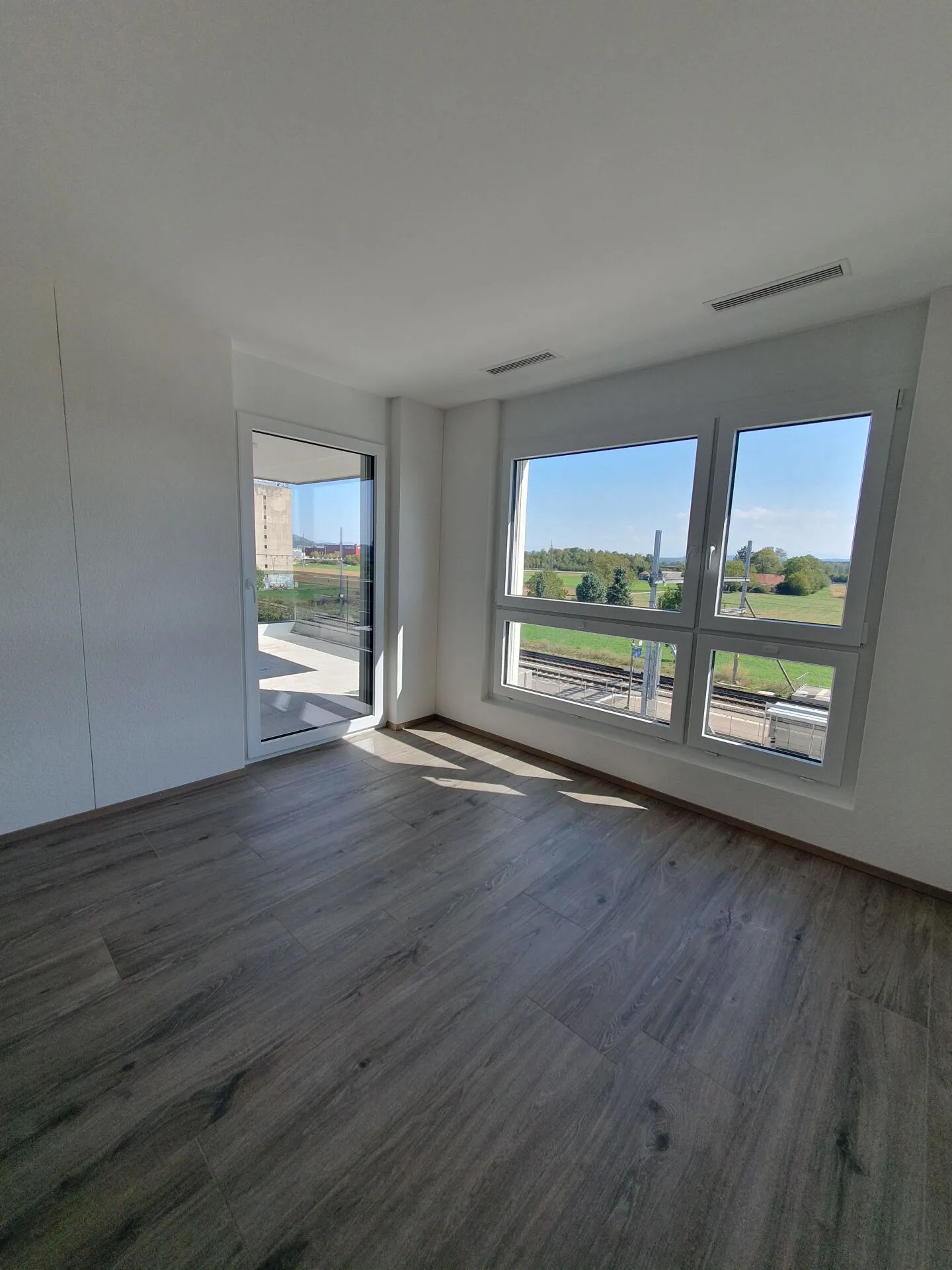 4.5 room apartment with two balconies + loggia - 3rd floor (3.3) - Photo 12 of 17