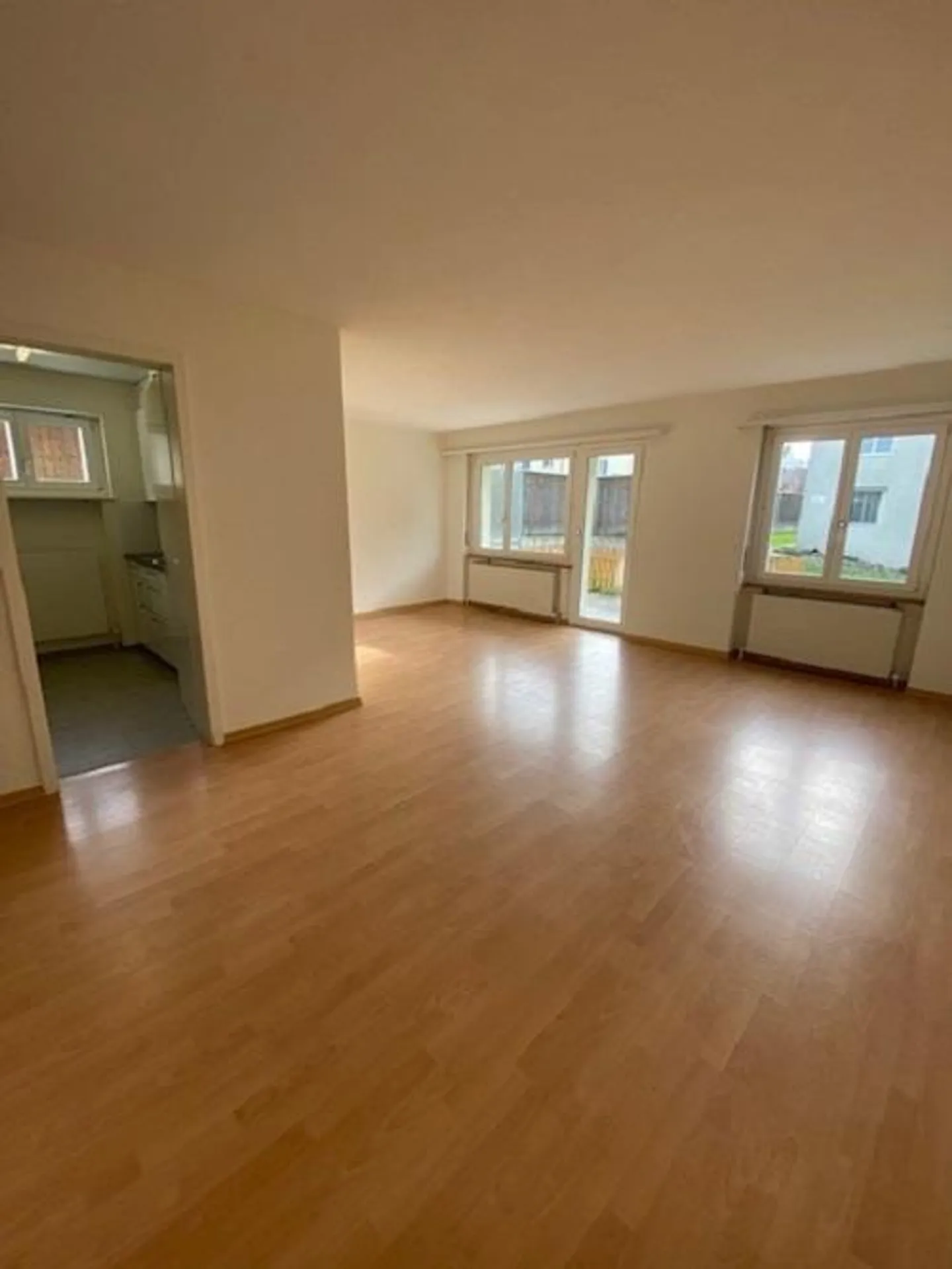 Spacious 4.5-room apartment - Photo 1 of 8