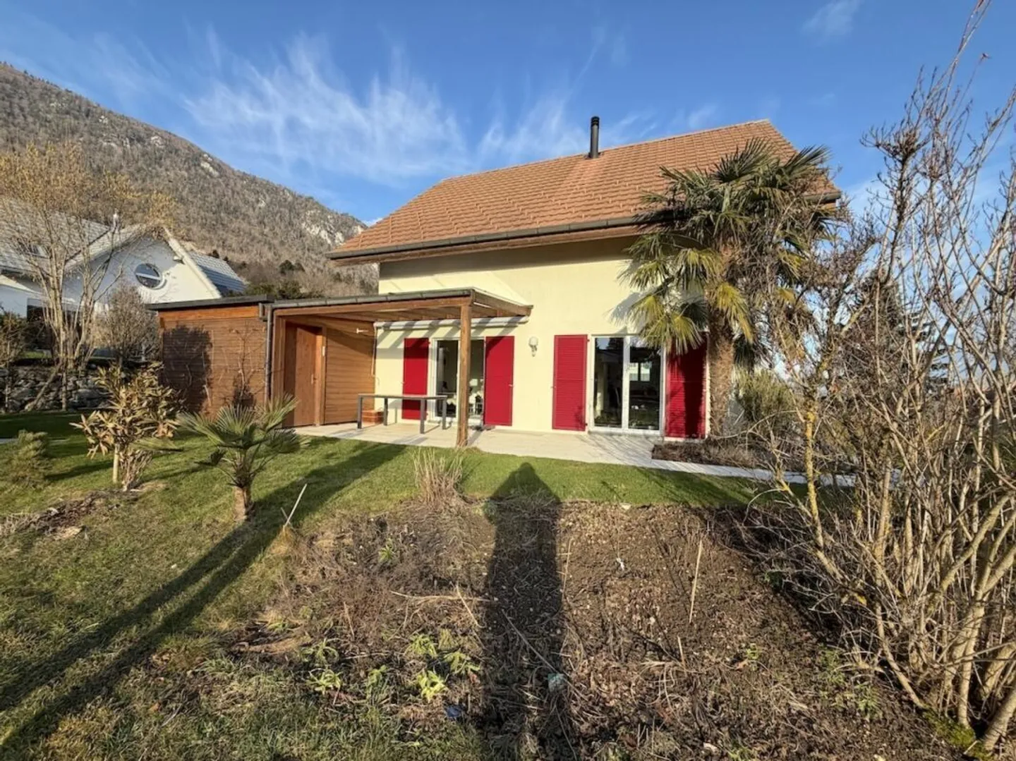 Single-family house with separate entrance and office with toilet. - Photo 2 of 20