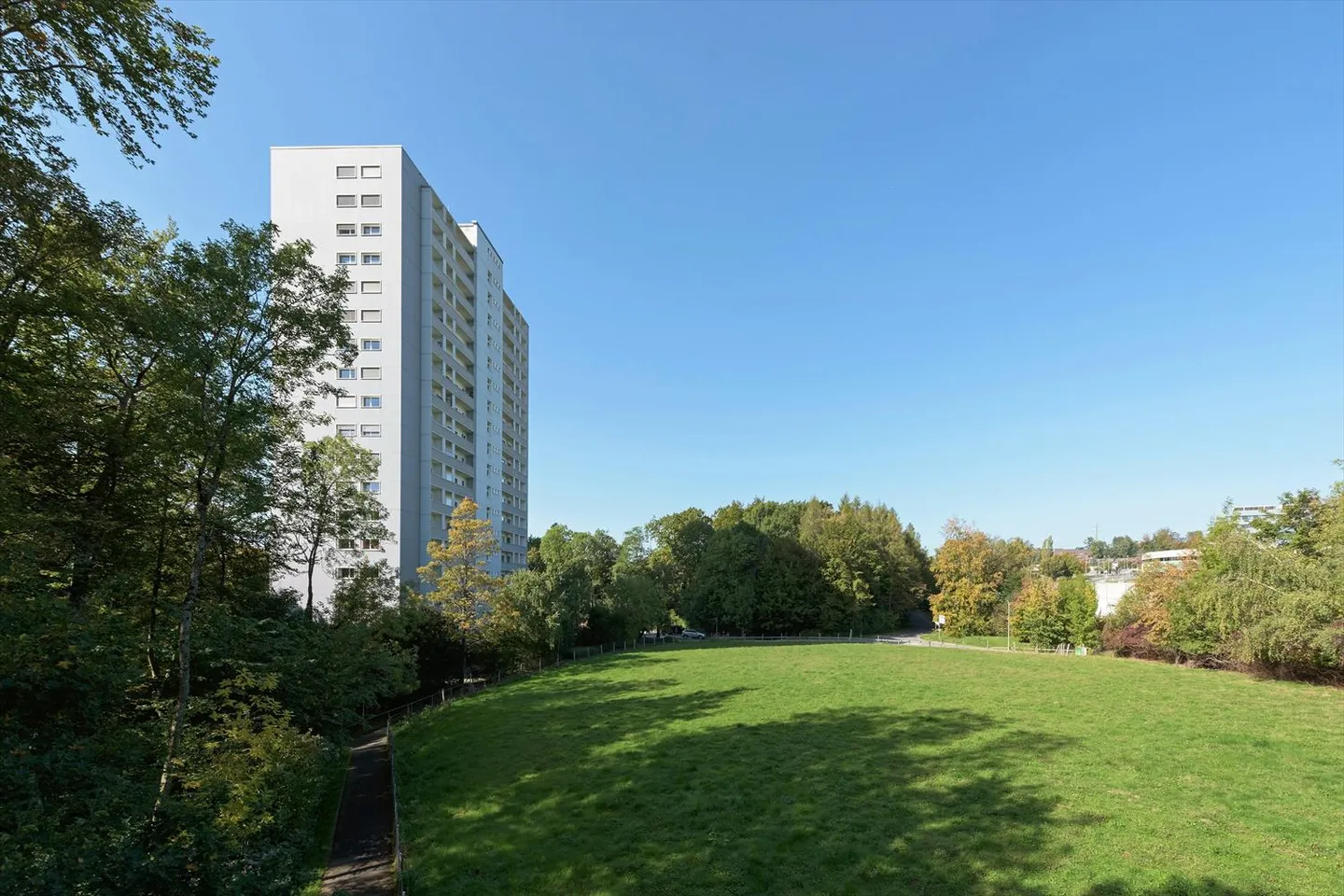 Place de Parc Extérieure - Photo 2 sur 2