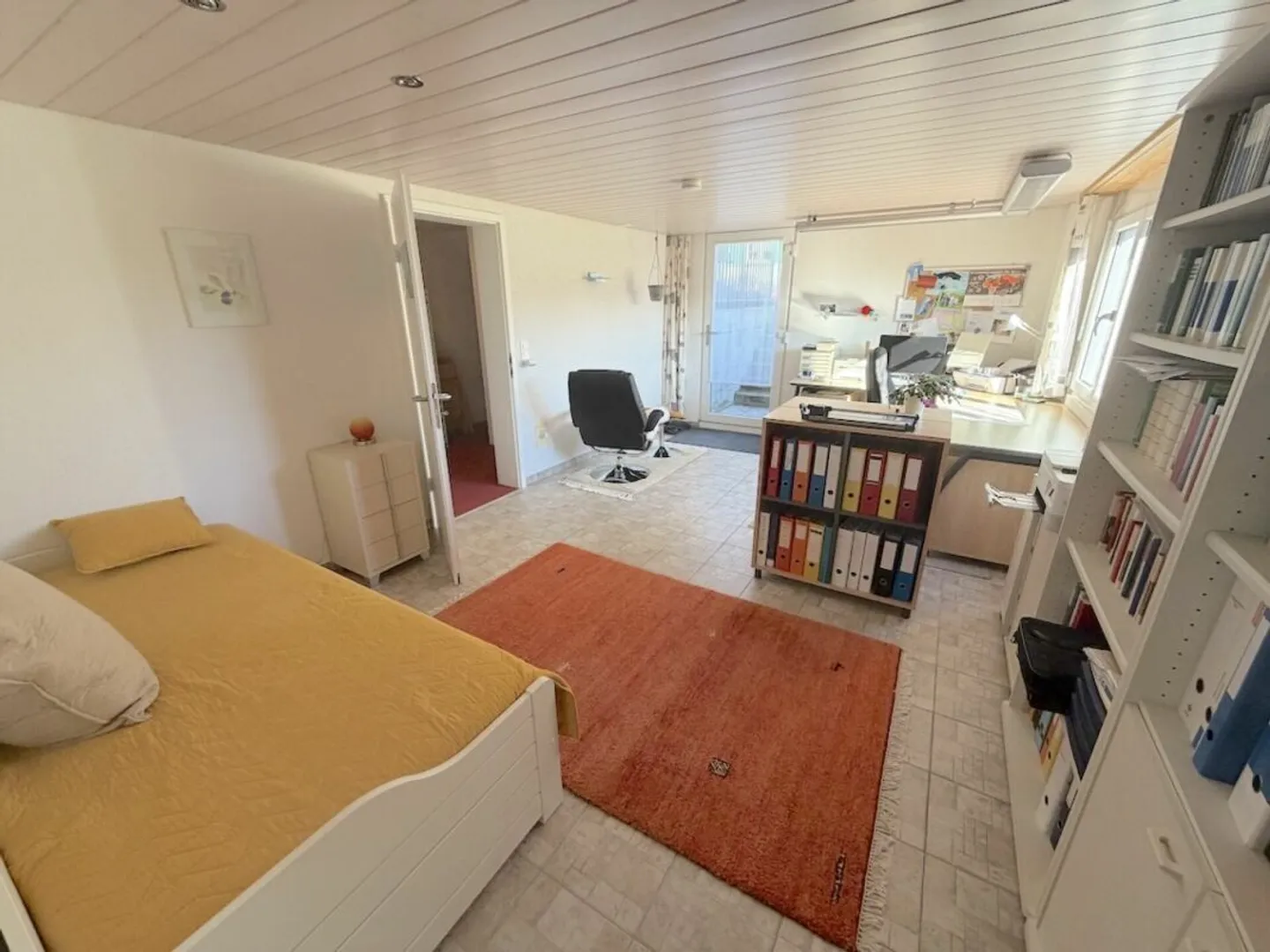 Single-family house with separate entrance and office with toilet. - Photo 7 of 20