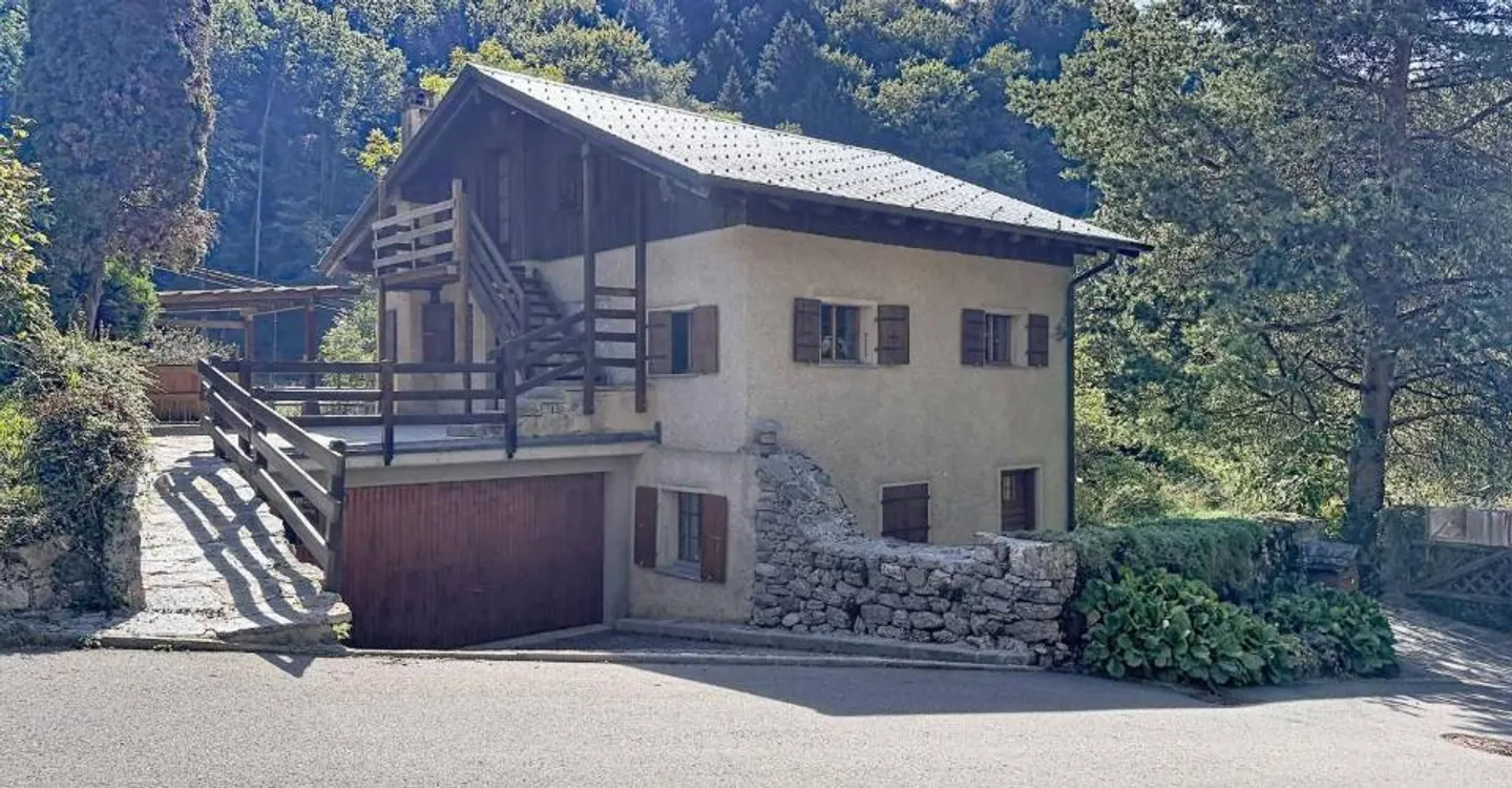 Villa con 3 appartamenti in un contesto bucolico - Foto 1 di 12