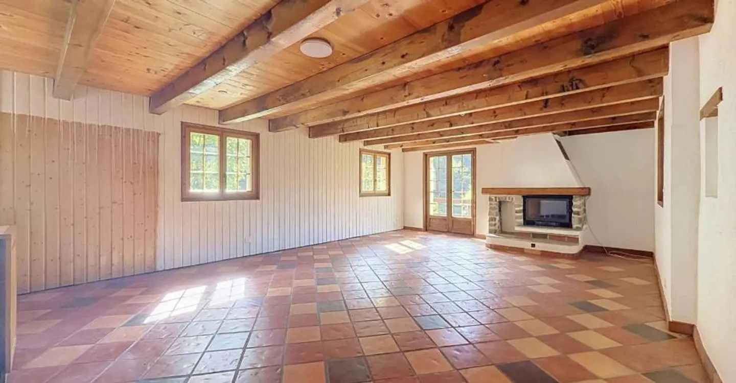 Villa con 3 appartamenti in un contesto bucolico - Foto 3 di 12