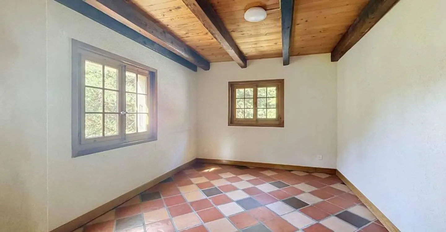 Villa con 3 appartamenti in un contesto bucolico - Foto 8 di 12