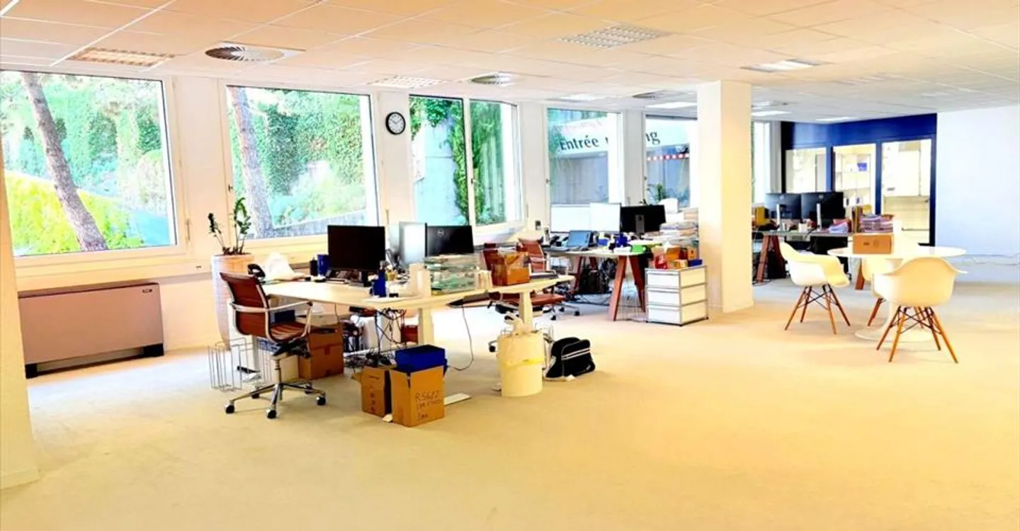 Office space for rent - Photo 3 of 8