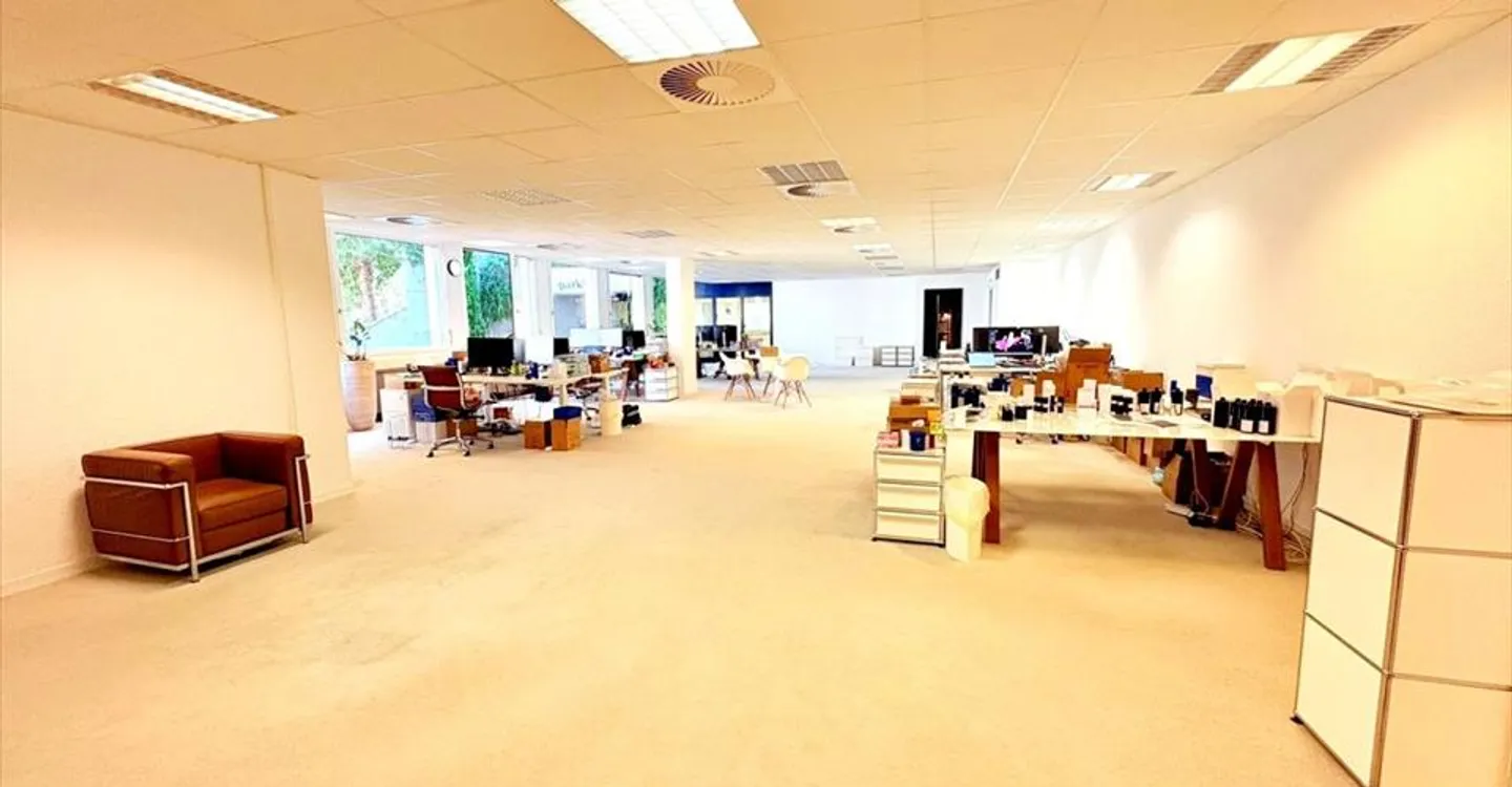 Office space for rent - Photo 5 of 8