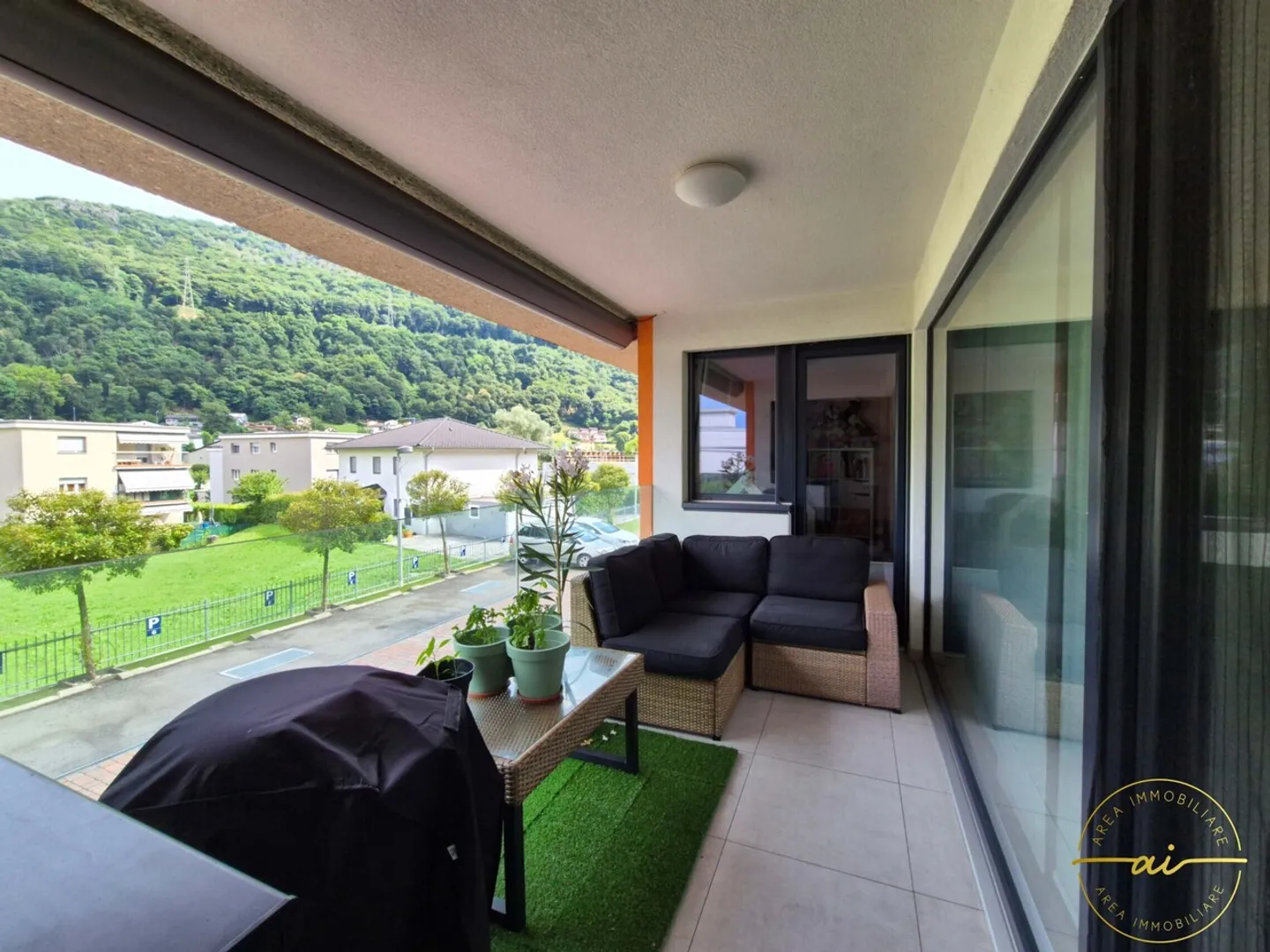 BELLISSIMO APPARTAMENTO DI 4.5 LOCALI CON DUE TERRAZZE - Foto 2 di 13