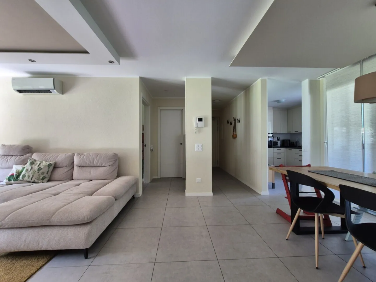 BELLISSIMO APPARTAMENTO DI 4.5 LOCALI CON DUE TERRAZZE - Foto 9 di 13