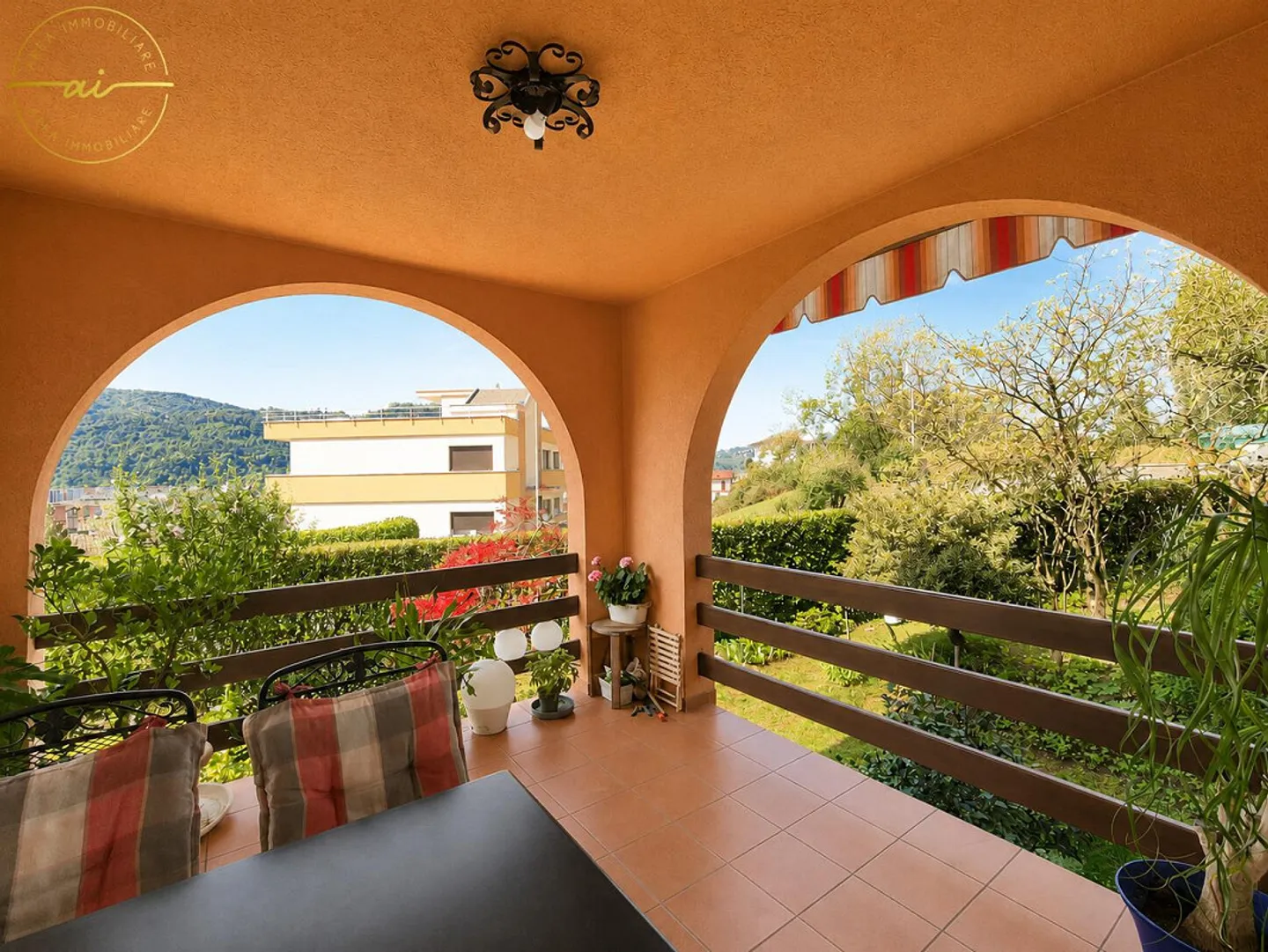 ACCOGLIENTE E CURATA CASA UNIFAMILIARE CON GIARDINO - Foto 8 di 13