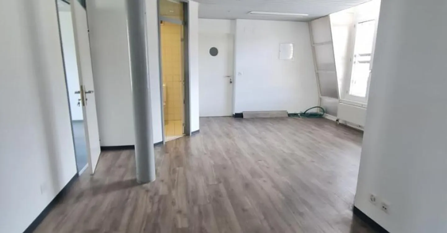 Office / commercial space of 75 m2 - Photo 5 of 12