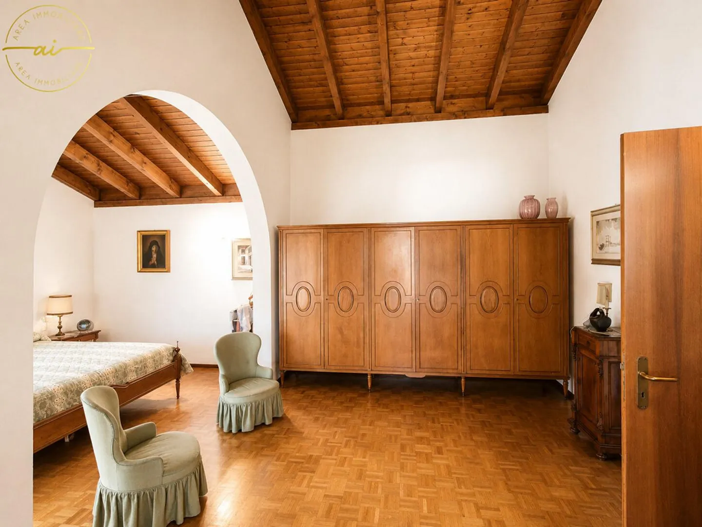 ACCOGLIENTE E CURATA CASA UNIFAMILIARE CON GIARDINO - Foto 10 di 13