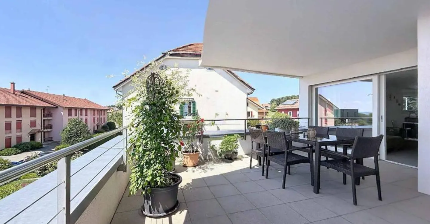 Luminoso appartamento 4,5 locali con grande terrazza - Foto 2 di 10