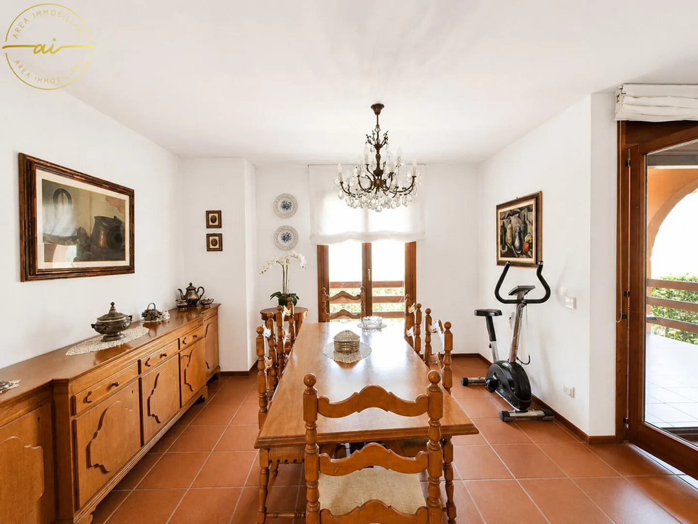 ACCOGLIENTE E CURATA CASA UNIFAMILIARE CON GIARDINO - Foto 5 di 13