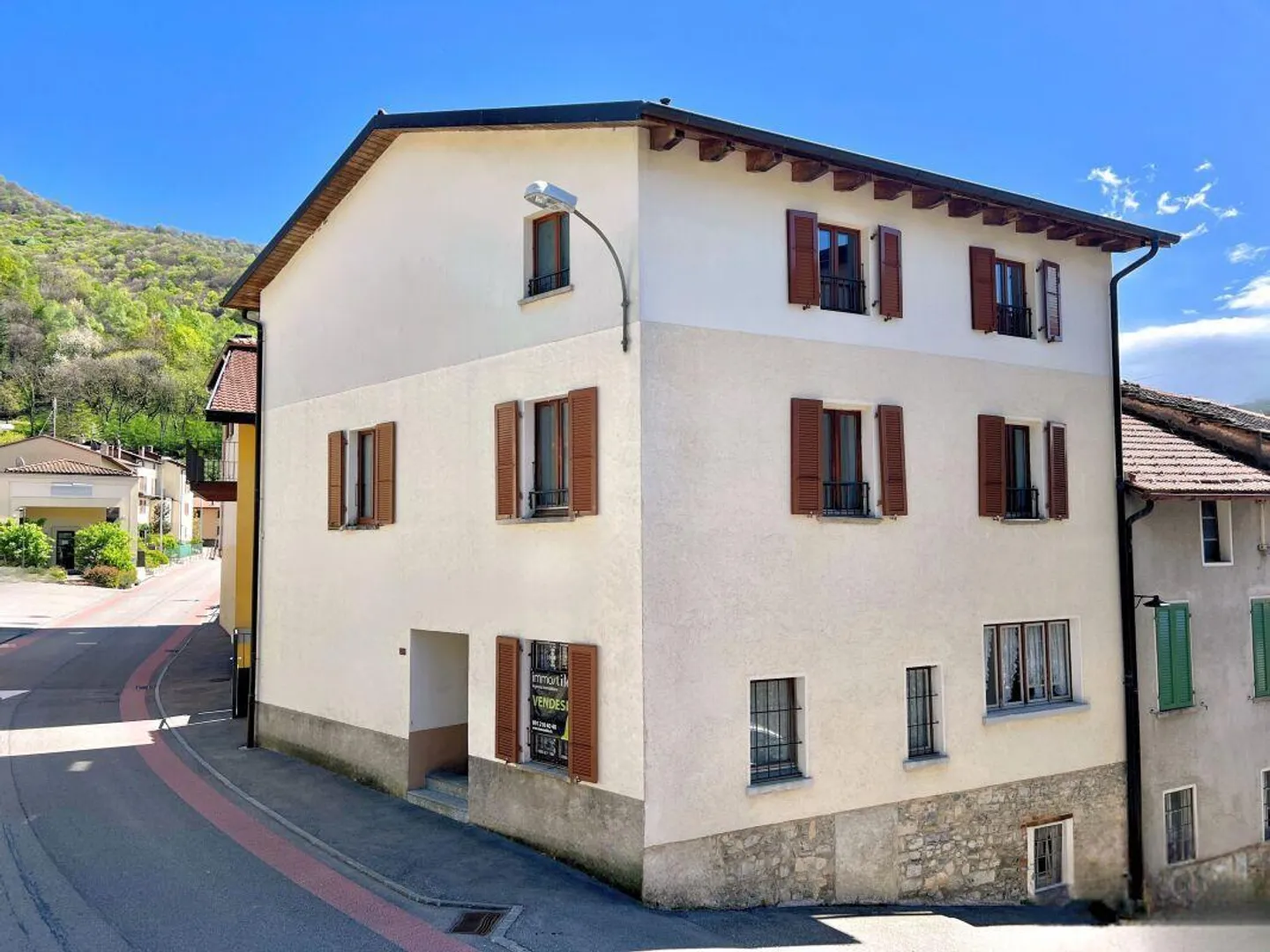 Charming Duplex in Caneggio - Photo 2 of 15