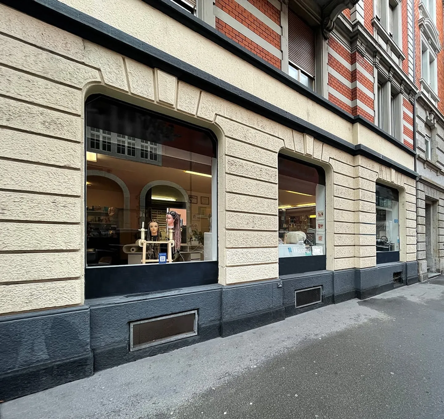 Spazi per atelier, commerciali o uffici affascinanti nel cuore di Zurigo - Foto 2 di 3