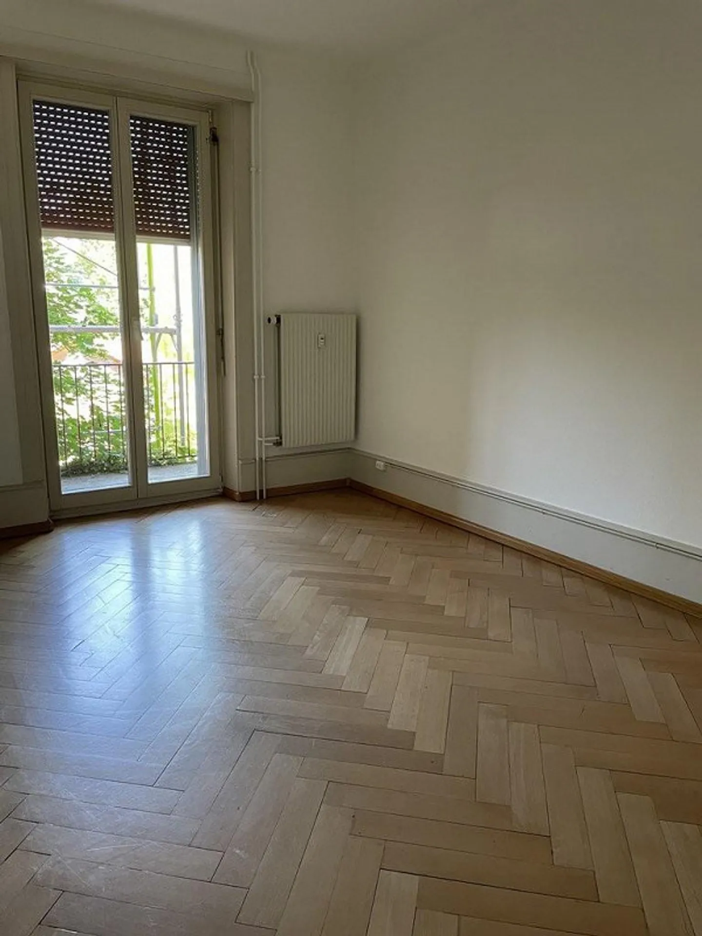 In una tranquilla strada laterale tra Kannenfeldpark e Voltaplatz - Foto 3 di 7