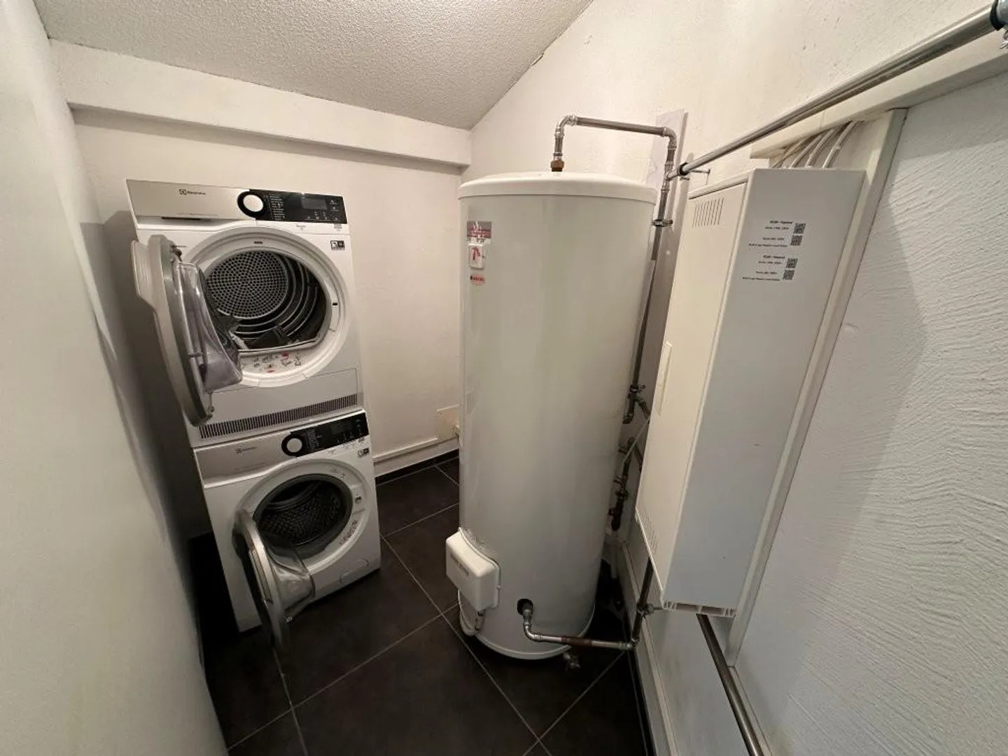 Appartamento attico 3.5 locali quasi nuovo con vista aperta - Foto 7 di 9