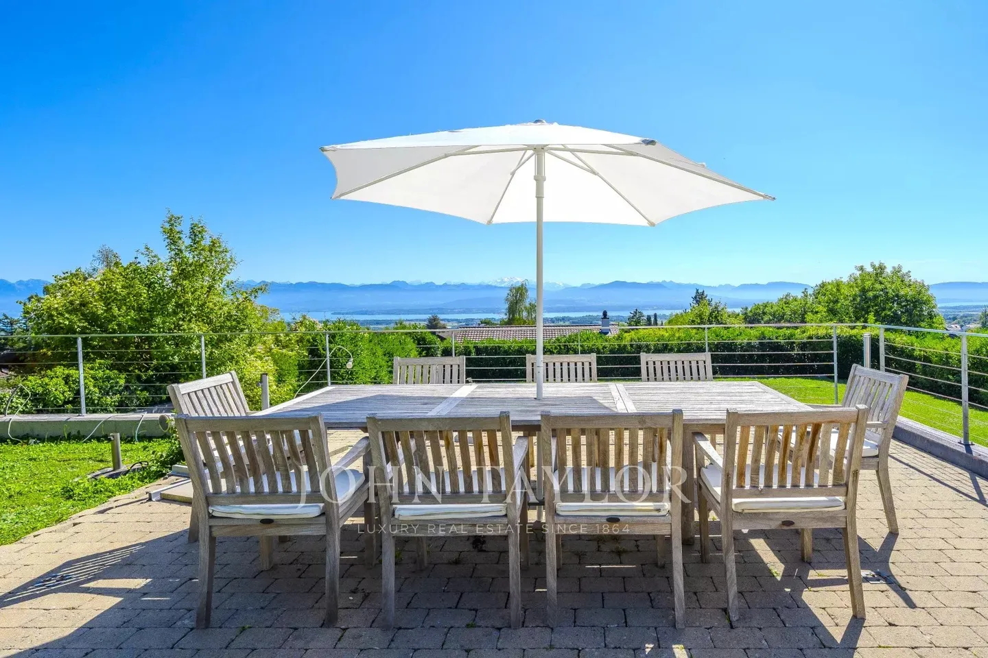 Elegante Villa mit Panoramablick ? Genolier Mont-Blanc Genfersee Alpen - Foto 3 von 11