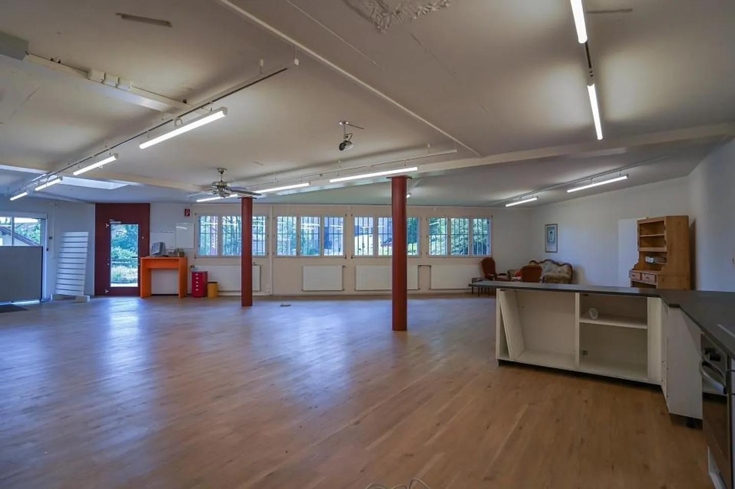 Espace commercial attrayant avec potentiel de développement près de Berne - Photo 6 sur 13