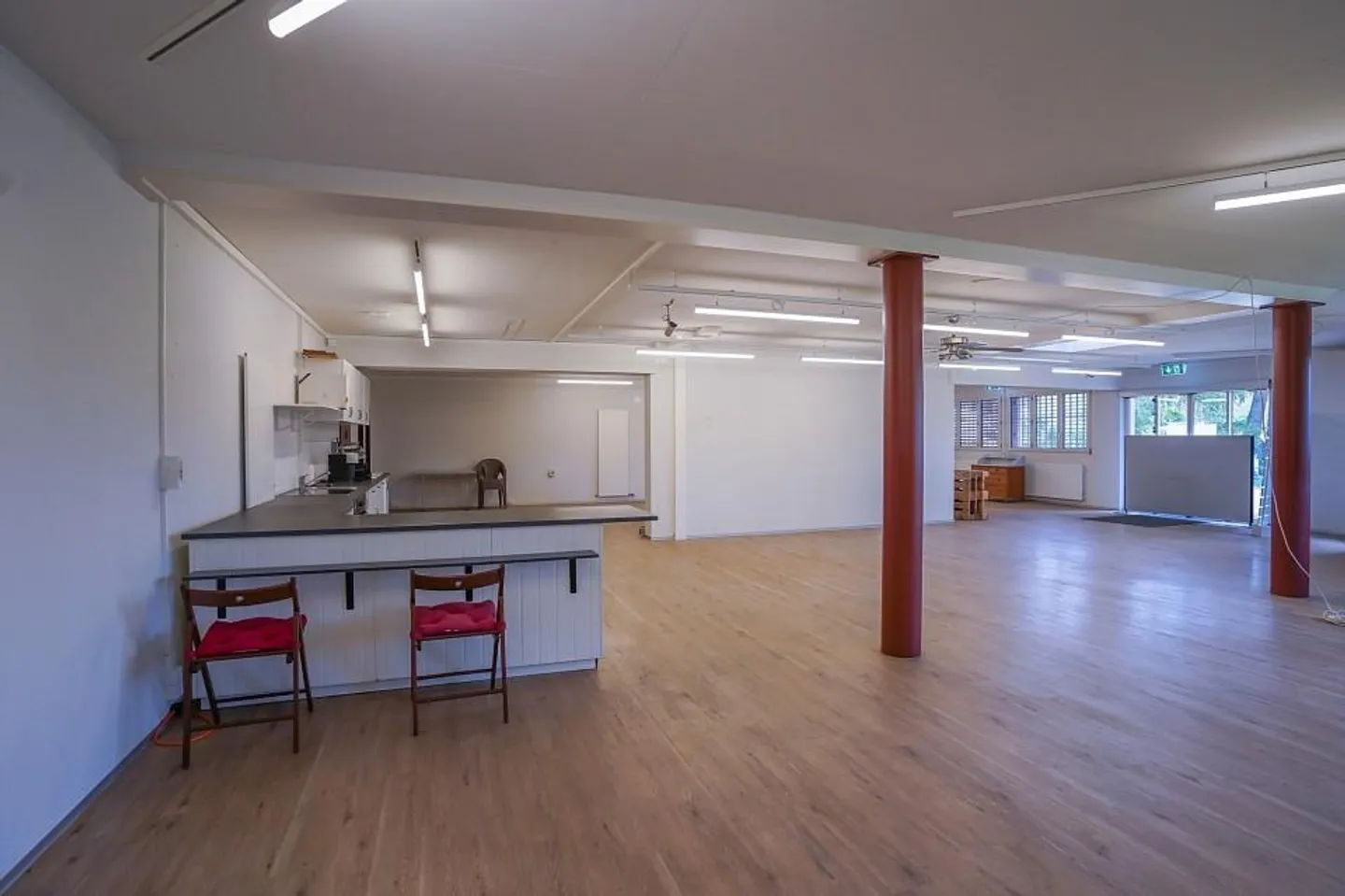 Espace commercial attrayant avec potentiel de développement près de Berne - Photo 7 sur 13