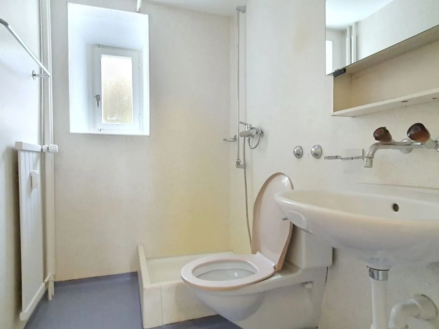 Affordable and well-maintained 4.0-room apartment - Photo 6 of 8