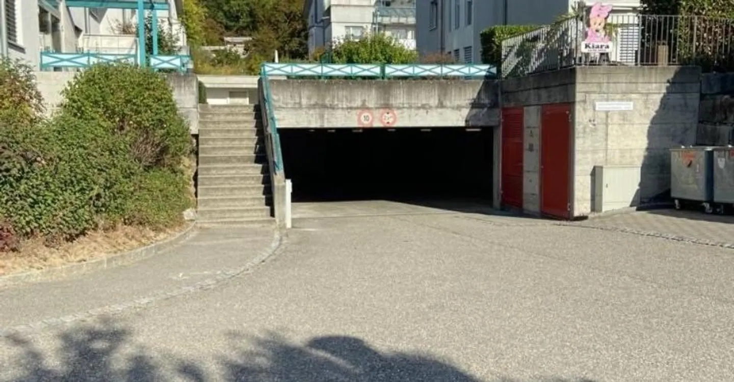 Diverse parking spaces for rent - Photo 2 of 3