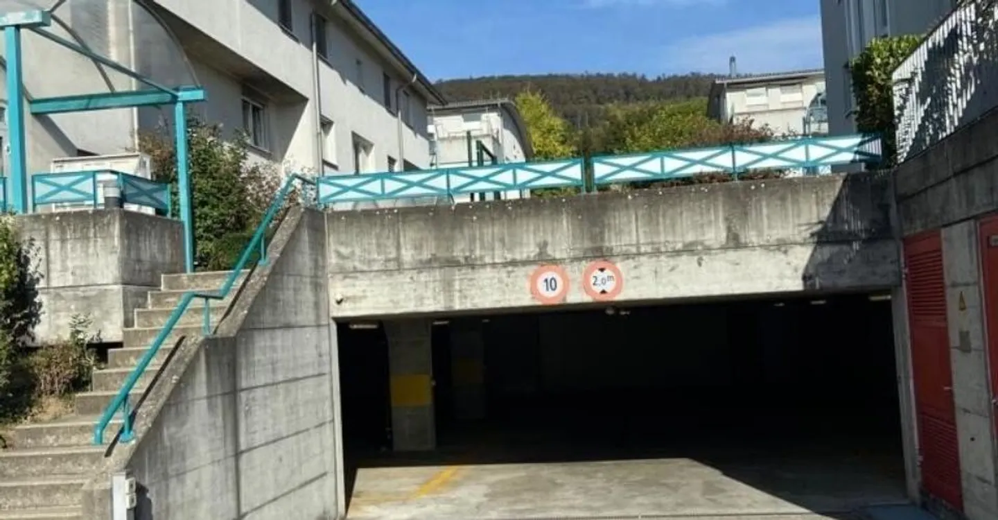 Diverse parking spaces for rent - Photo 3 of 3