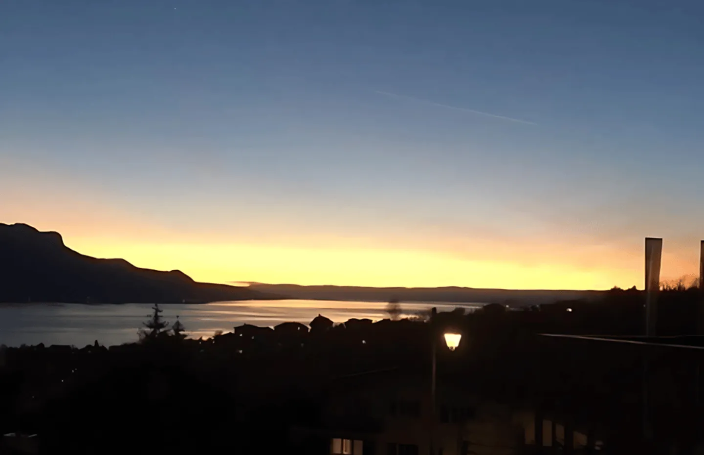 Charming House in Brent with a Magnificent View of Lake Geneva - Photo 10 of 10