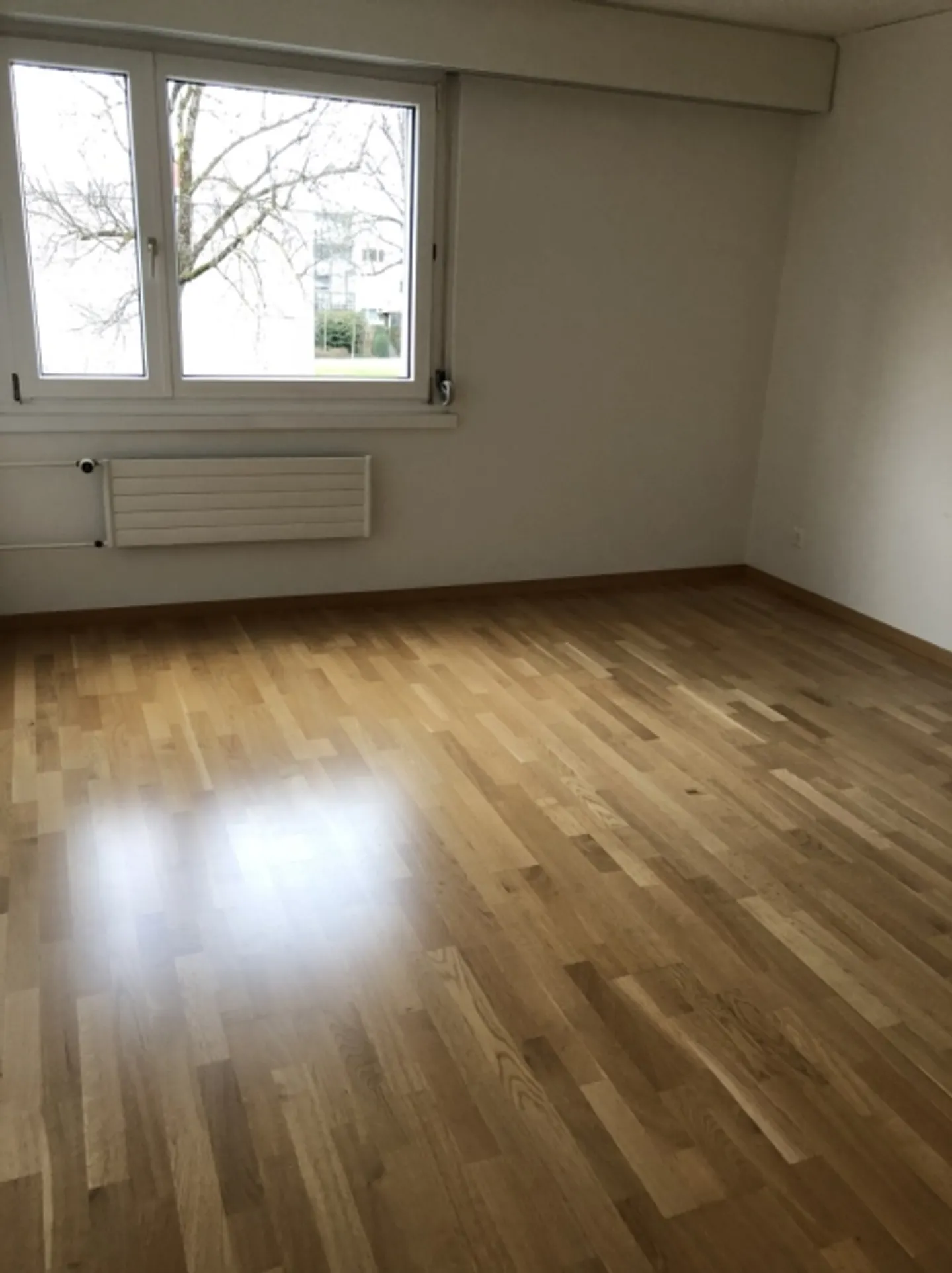 Appartamento moderno con balcone - Foto 5 di 6