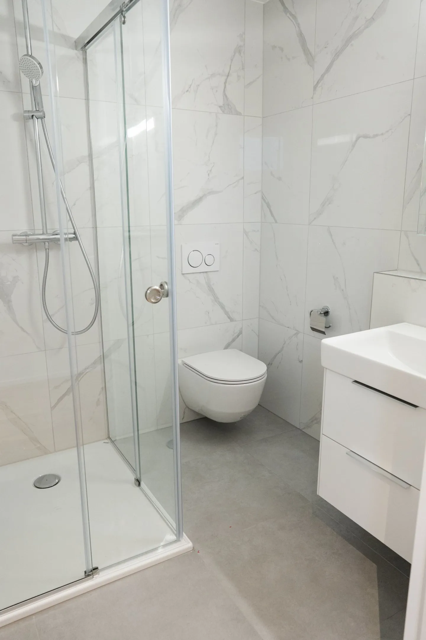 Studio 1.5 pièces meublé, moderne et central, à louer à Dübendorf - Photo 3 sur 7