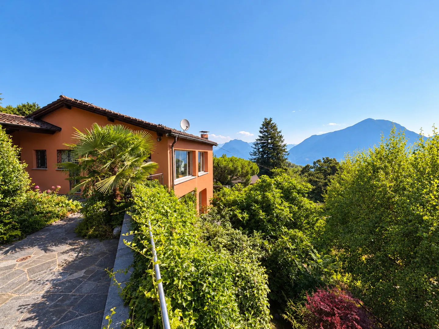Spacious Villa with Pool - Photo 1 of 11