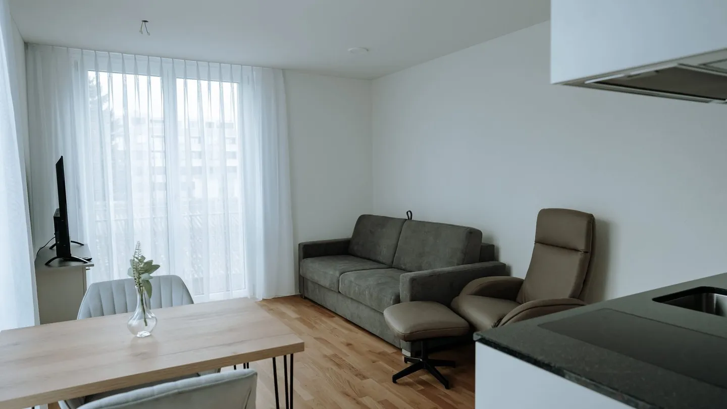 Studio 1.5 pièces meublé, moderne et central, à louer à Dübendorf - Photo 4 sur 7