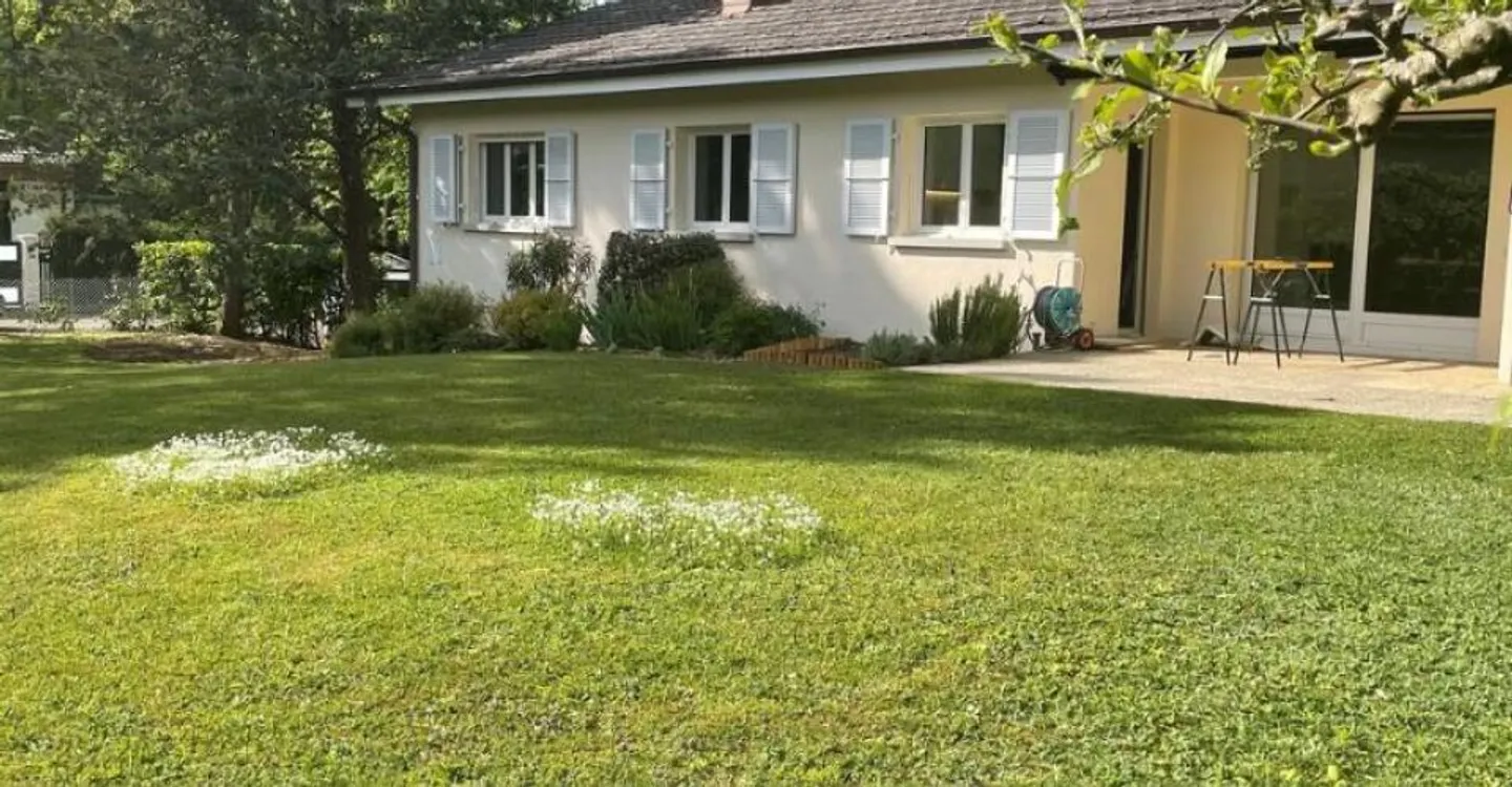 6-Zimmer-Haus - Foto 1 von 10