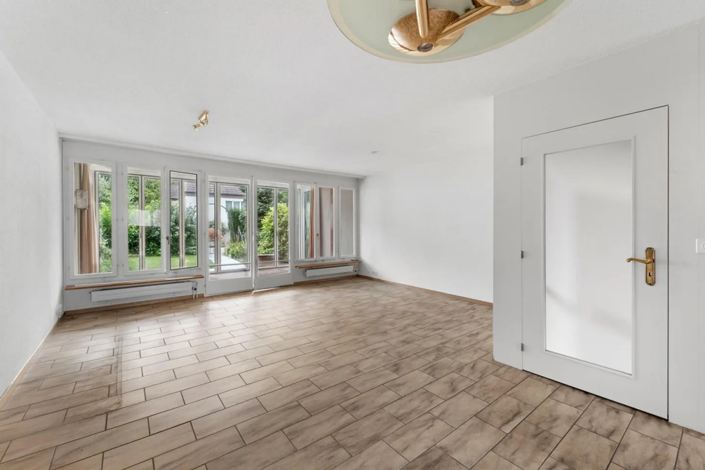 Reihenhaus mit Potenzial - gestalten Sie Ihr Traumhaus! - Foto 2 von 15
