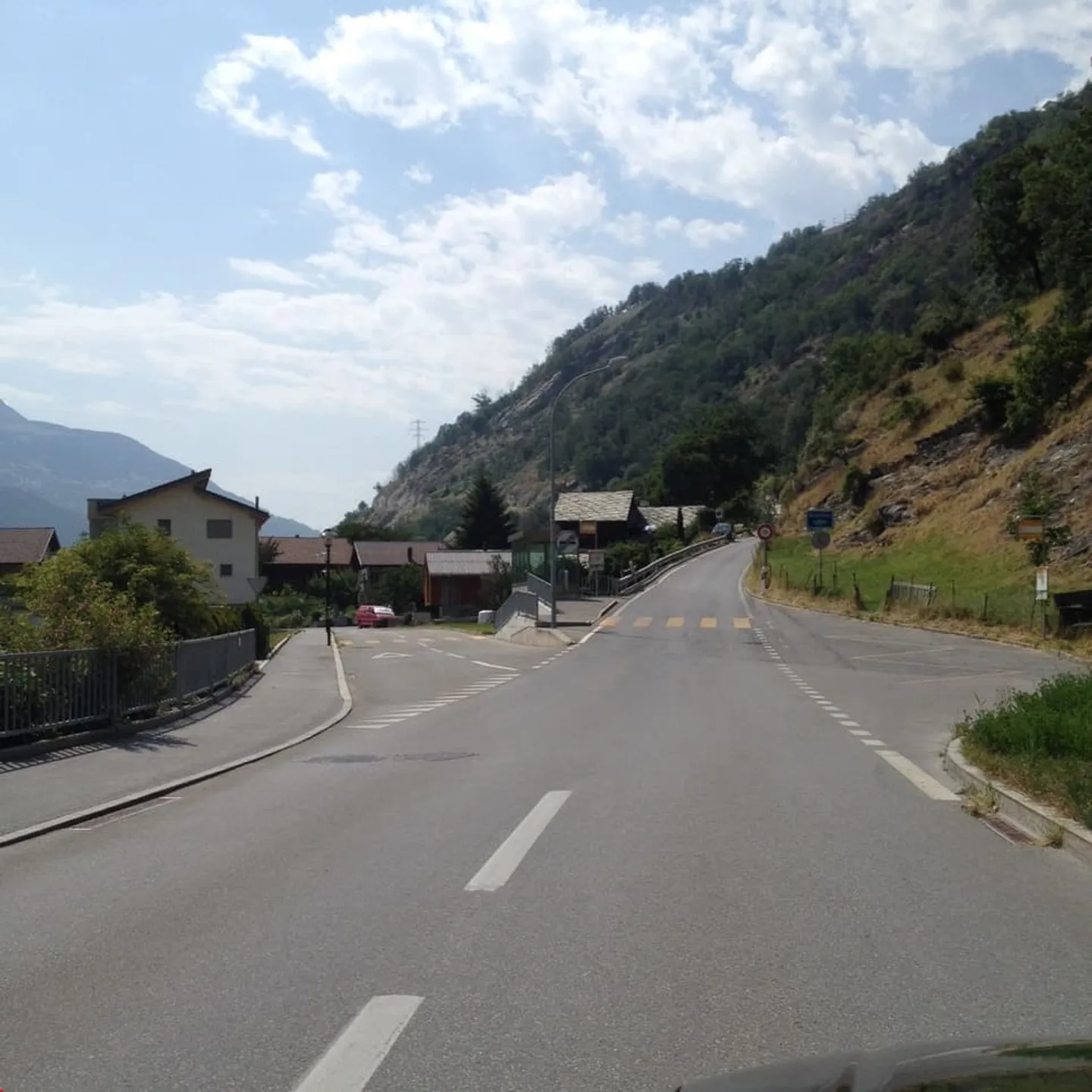 Parcheggio esterno per 2 camion, 2 camper, 4 auto o spazio di stoccaggio - Foto 7 di 13