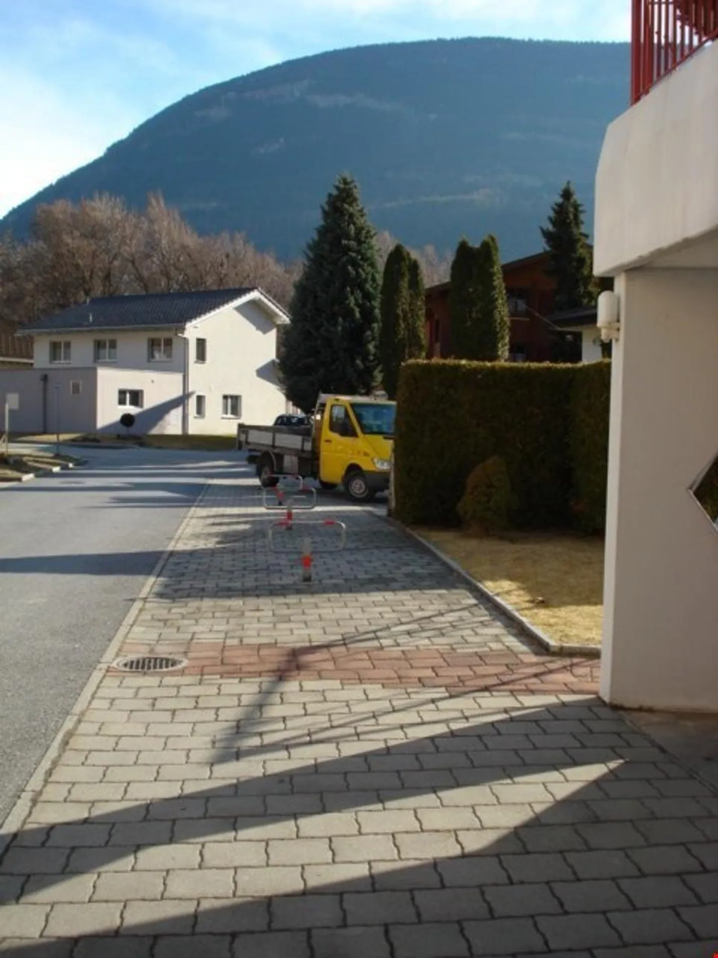 Parcheggio esterno per 2 camion, 2 camper, 4 auto o spazio di stoccaggio - Foto 9 di 13