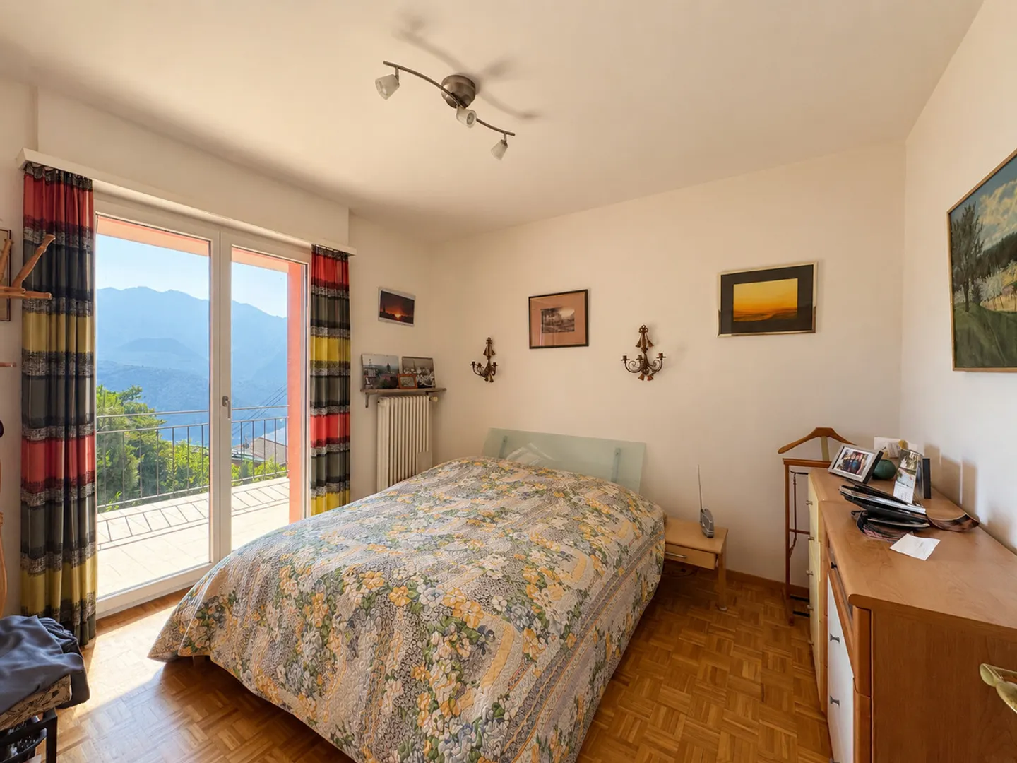 Spacious Villa with Pool - Photo 5 of 11