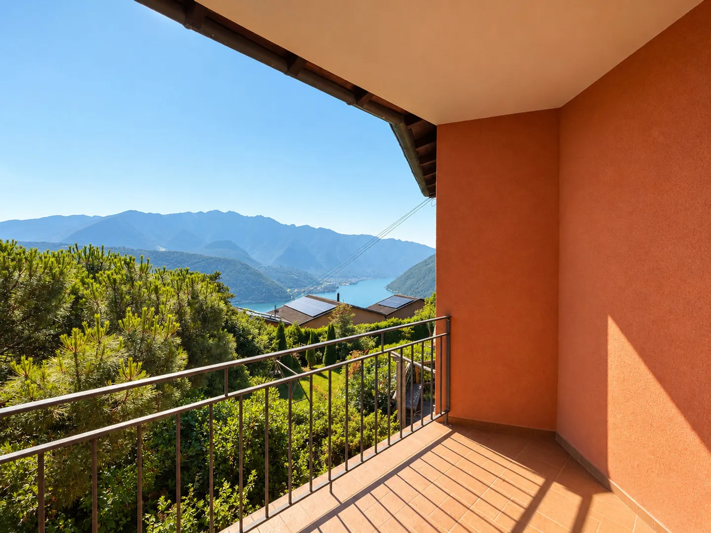 Spacious Villa with Pool - Photo 7 of 11